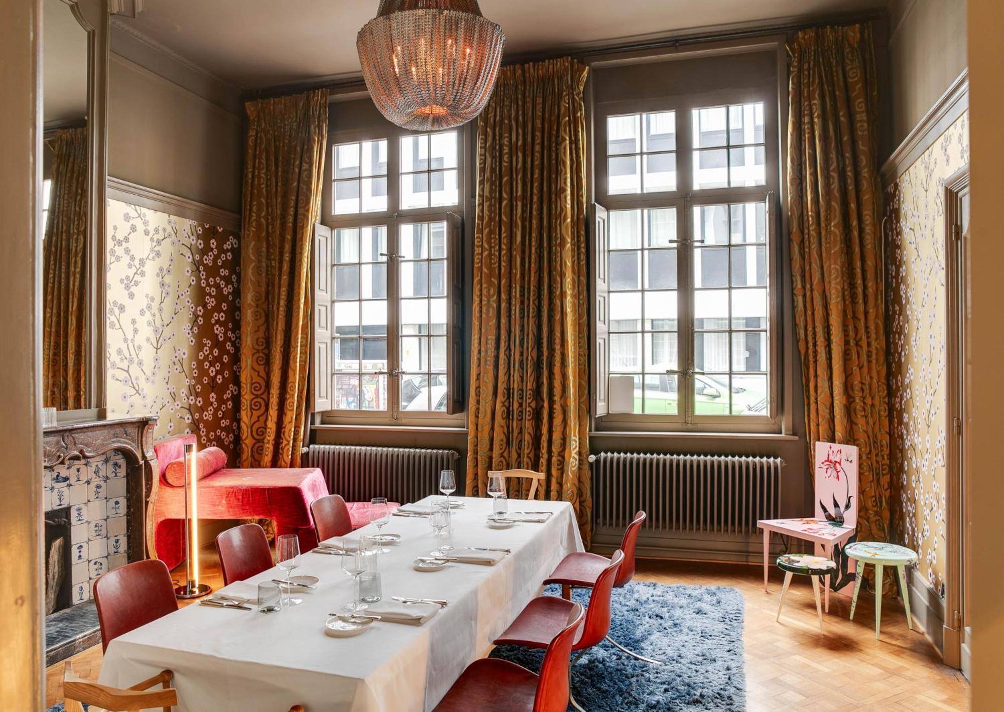 Small Luxury Hotel De Witte Lelie Антверпен Екстериор снимка
