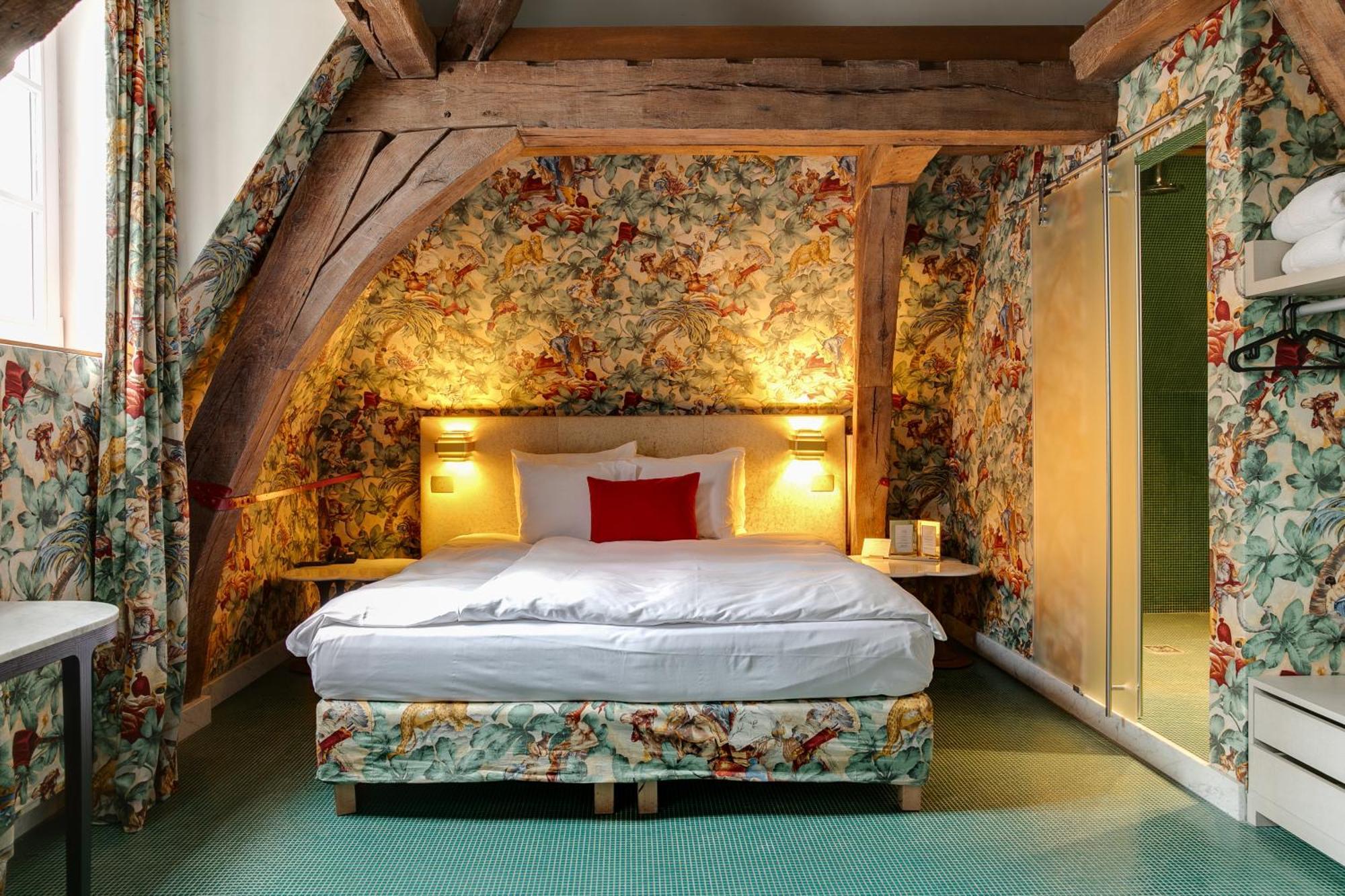 Small Luxury Hotel De Witte Lelie Антверпен Екстериор снимка
